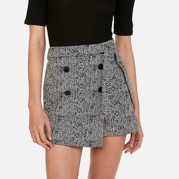 EXPRESS - Black & White Printed Skort with Belt - Picture 1 of 10